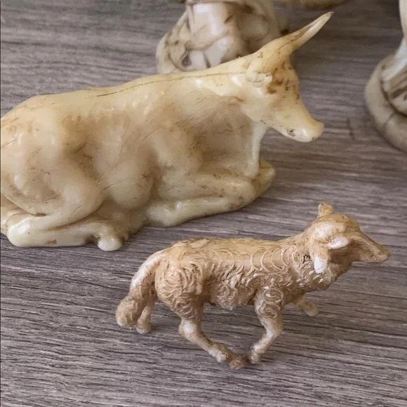 Vintage Nativity Scene - Picture 6 of 10